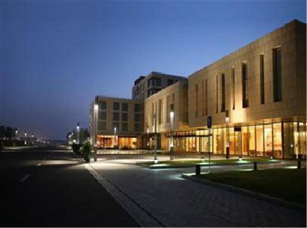 הוינאן Howard Johnson Plaza Lingang Shanghai מראה חיצוני תמונה