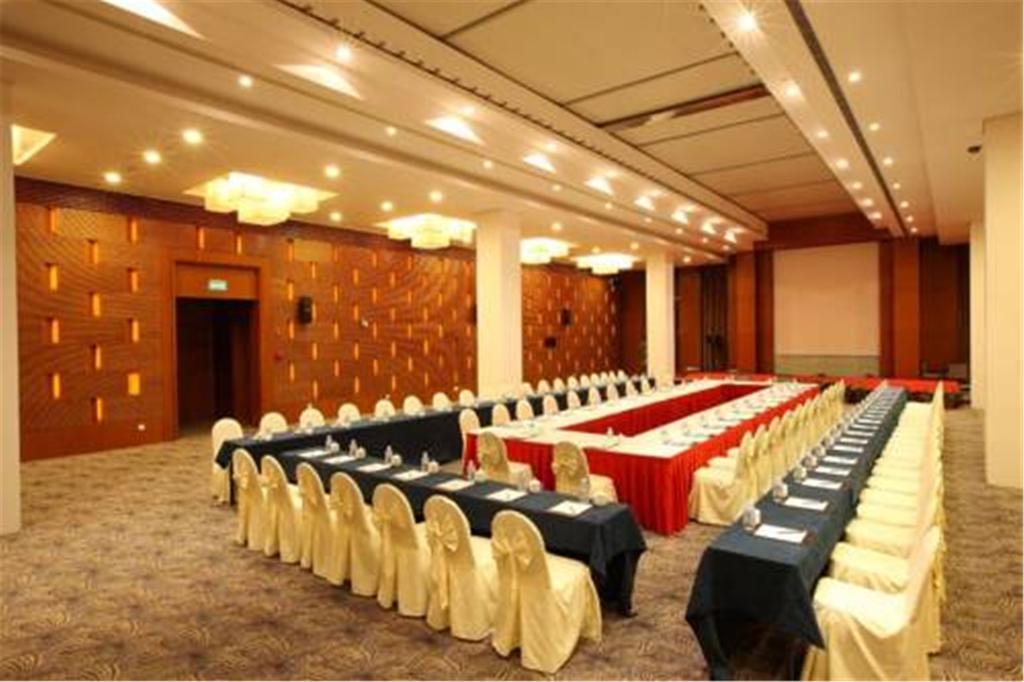 הוינאן Howard Johnson Plaza Lingang Shanghai מראה חיצוני תמונה