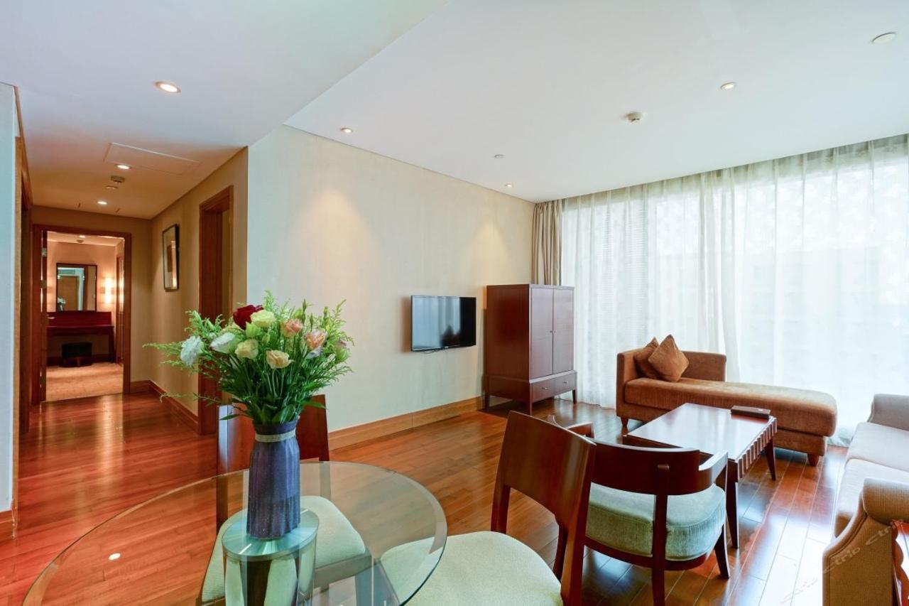 הוינאן Howard Johnson Plaza Lingang Shanghai מראה חיצוני תמונה
